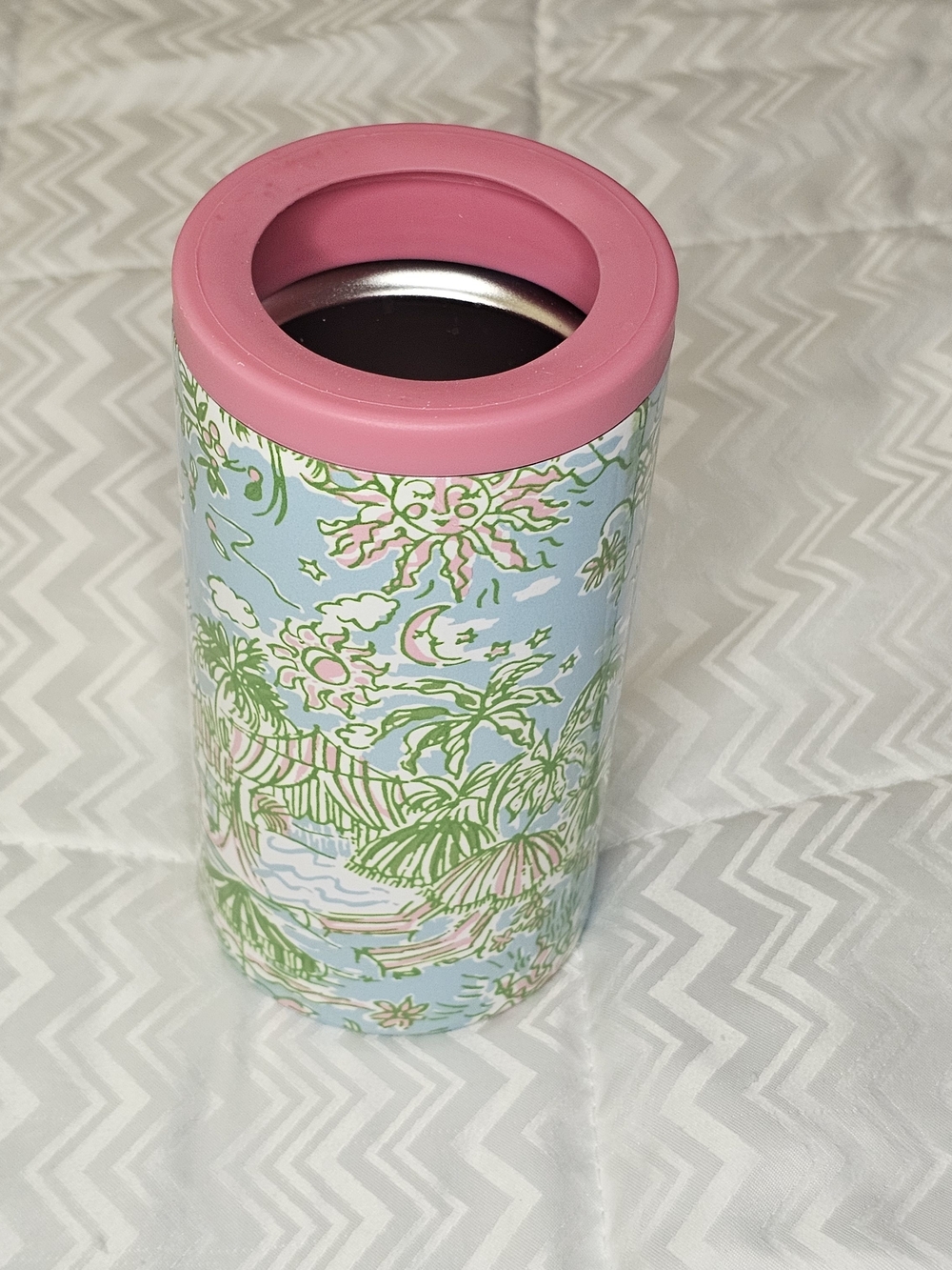 Lilly Pulitzer Pink & Aqua Tropical Pattern Can Cooler - Picture 2 of 4